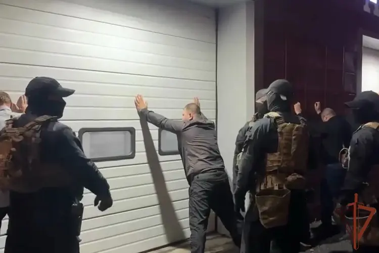 При силовой поддержке ОМОН «Вепрь» Росгвардии в Тюменской области прошёл профилактический рейд