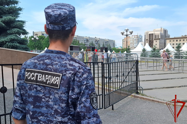 Росгвардия обеспечила безопасность праздничных и спортивных событий в Тюменской области