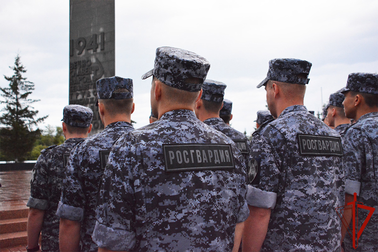 Росгвардейцы в Тюменской области присоединились к международной акции «Свеча памяти» в 85-ю годовщину начала Великой Отечественной войны