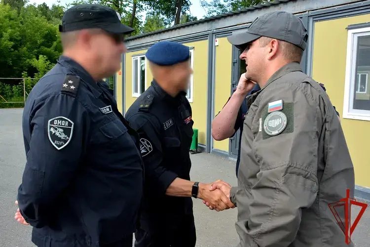 «Время юных героев» в Тюмени стартовало при участии росгвардейцев