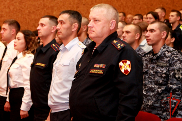 В Тюмени состоялся выпуск сотрудников вневедомственной охраны Уральского округа Росгвардии, завершивших курс профессиональной подготовки