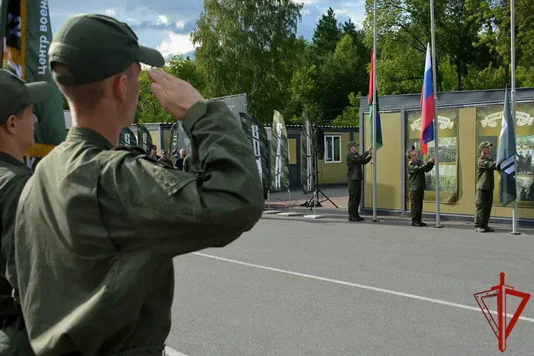 «Время юных героев» в Тюмени стартовало при участии росгвардейцев