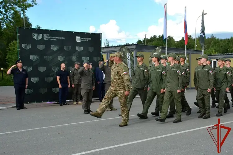 «Время юных героев» в Тюмени стартовало при участии росгвардейцев
