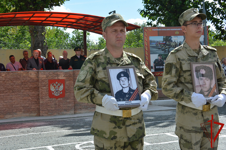Память военнослужащих, погибших в разные годы при исполнении воинского долга, почтили в кинологическом центре Уральского округа Росгвардии 
