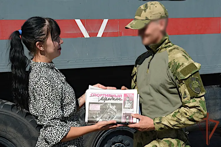 В Тюменской области продолжается акция по передаче периодической печати бойцам СВО