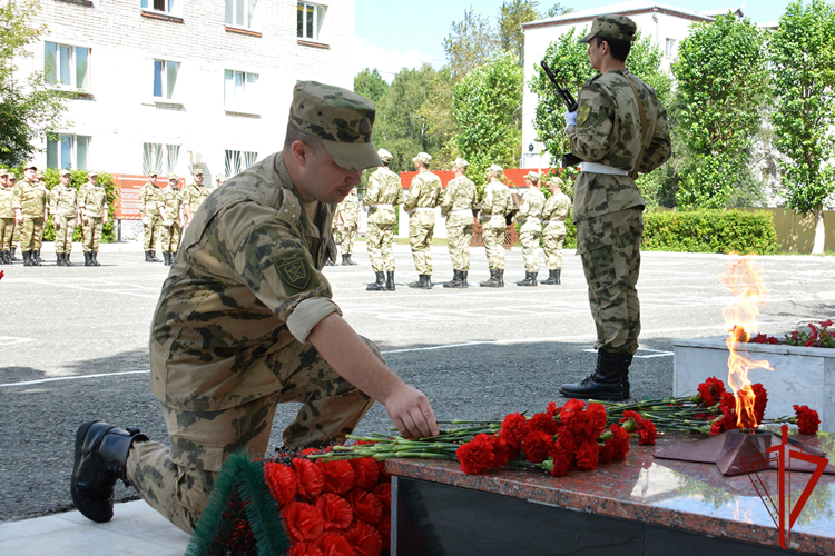 Память военнослужащих, погибших в разные годы при исполнении воинского долга, почтили в кинологическом центре Уральского округа Росгвардии 