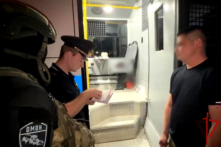 В Тюмени при участии спецназа Росгвардии задержано более 200 нарушителей миграционного законодательства