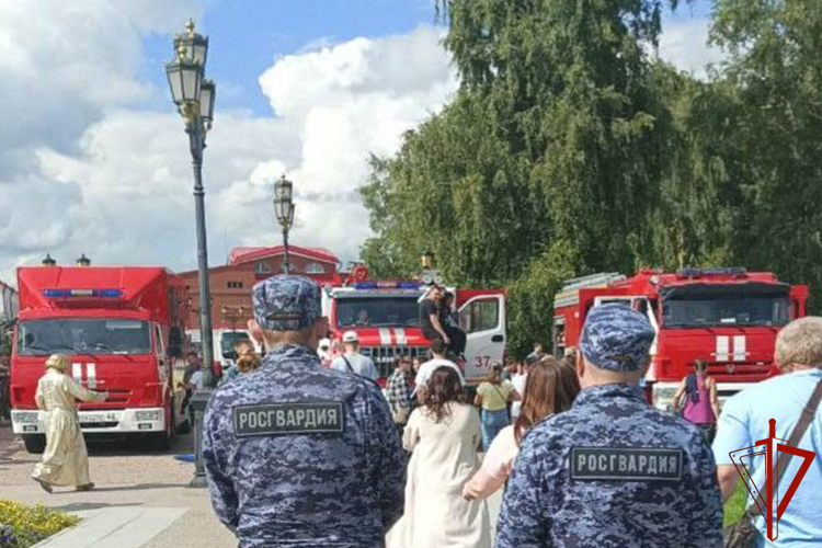 Росгвардейцы в Тюменской области обеспечили безопасность торжеств в честь Дня области и международных соревнований