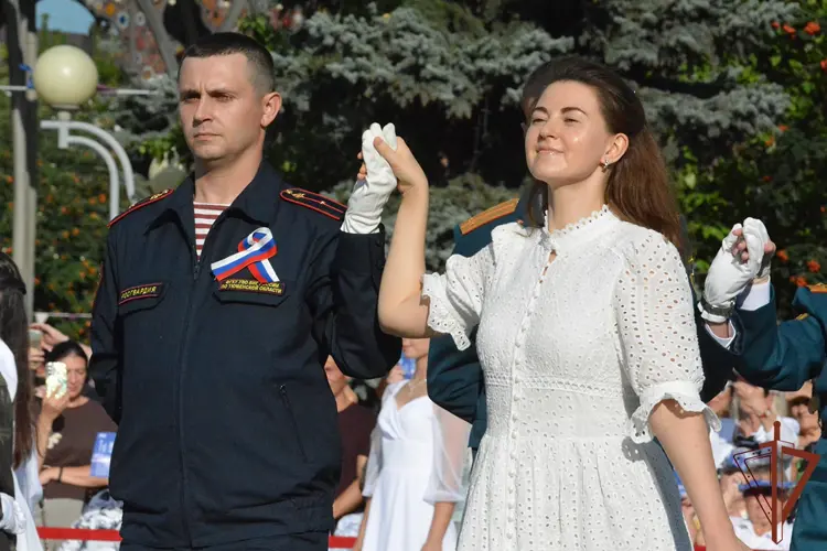 В Тюмени росгвардейцы организовали масштабную праздничную программу в честь Дня офицера России