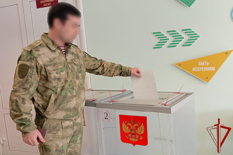 В Тюменской области росгвардейцы принимают активное участие в голосовании