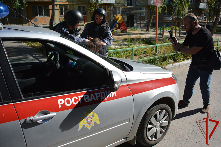 В Тюмени героинями специального телерепортажа стали молодые сотрудницы вневедомственной охраны Росгвардии