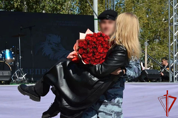В Тюмени ОМОН соединил влюбленные сердца