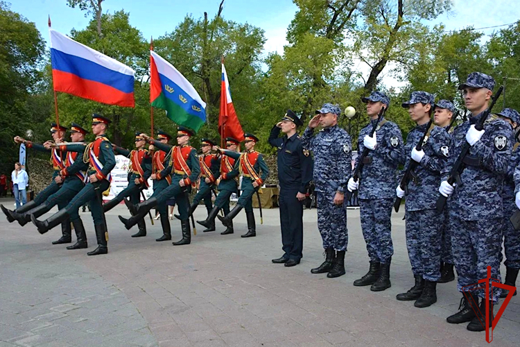 Присяга сотрудников вневедомственной охраны Росгвардии состоялась в Тюмени (видео)