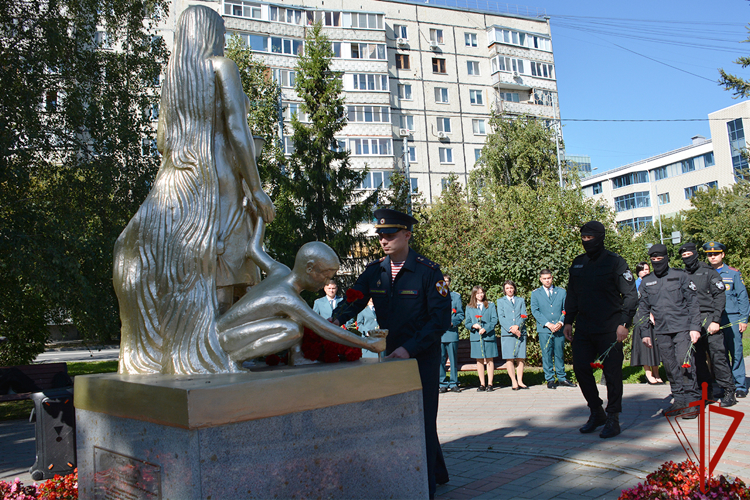 В Тюменской области росгвардейцы почтили память жертв терроризма