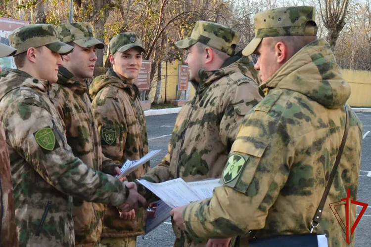 В кинологическом центре Уральского округа Росгвардии чествовали увольняемых в запас военнослужащих по призыву