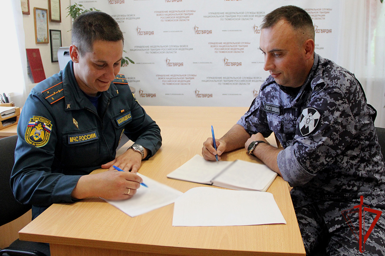 В Управлении Росгвардии по Тюменской области реализован комплекс мер по подготовке объектов к осенне-зимнему пожароопасному периоду